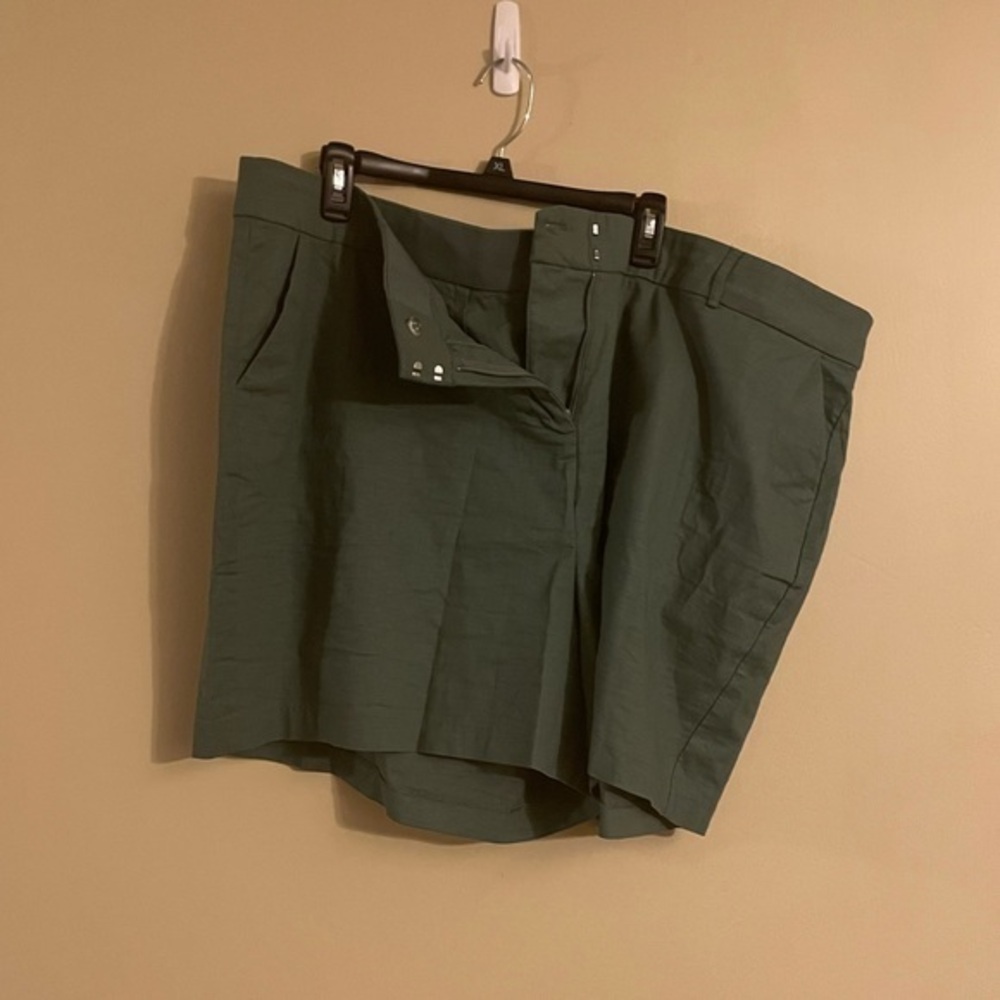 Lane Bryant Women Plus Linen Shorts Size 26
